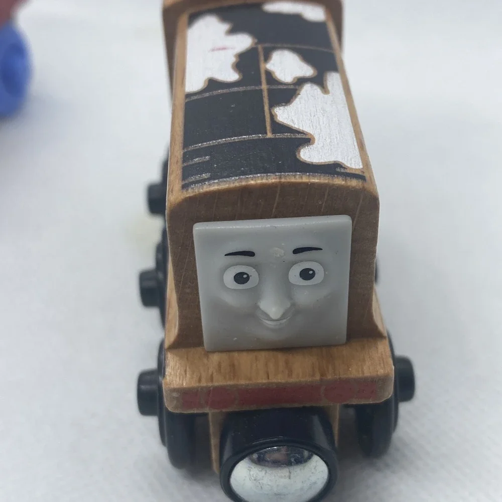 Thomas & Friends Wooden Railway Dairy Diesel And Dairy Car Train - Picture 2 of 8